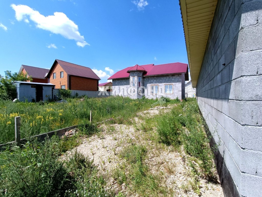 Купить дом в переулке Ветеранов в рабочем поселке Колывань в Колыванском  районе — 82 объявления о продаже загородных домов на МирКвартир с ценами и  фото