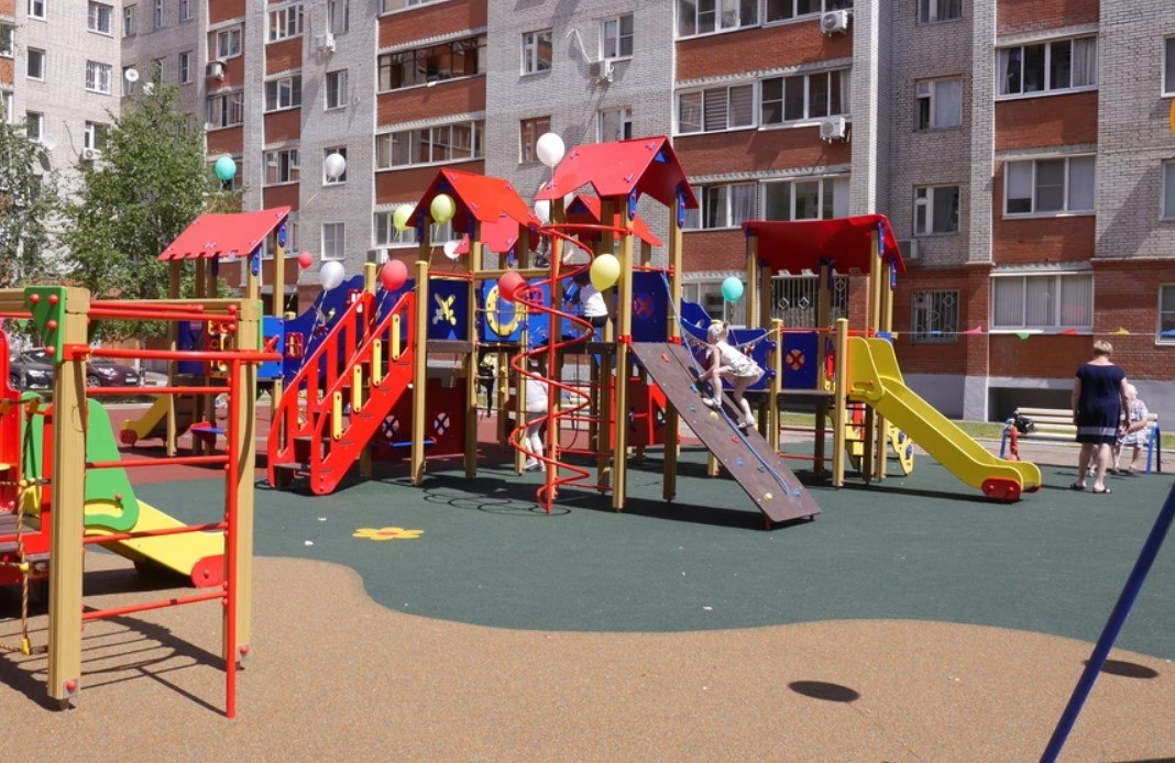 На стоимость квартиры влияет состояние двора. Фото: lubertsyriamo.ru