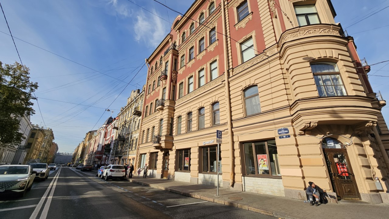 Семикомнатный апарт-отель на втором этаже этого дома обойдется в 25 млн. Фото: Мир Квартир