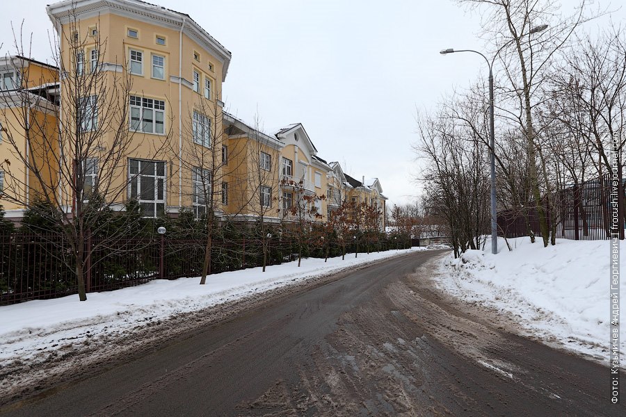 Комплекс таунхаусов в Захарково построили в 2002 году. Фото: frocush.livejournal.com