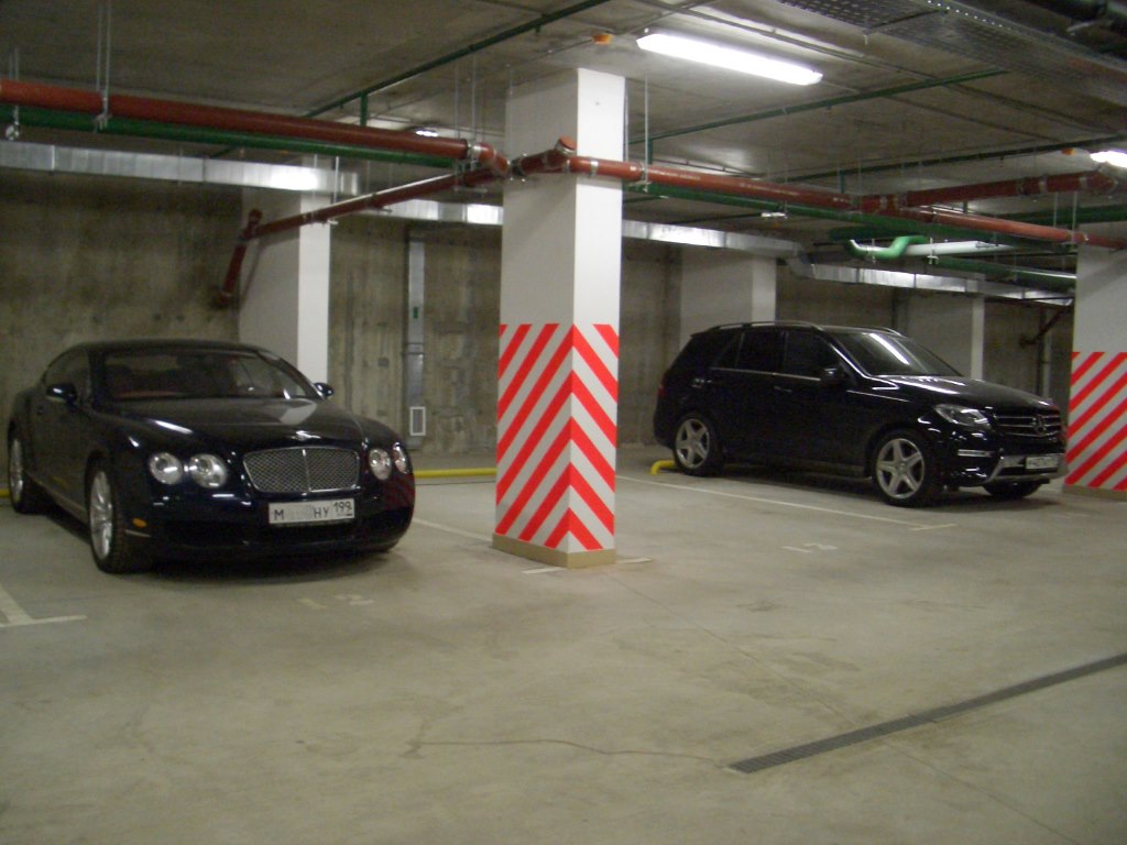 Чем богаче собственники, тем меньше свободных мест на паркинге. Фото: Мир Квартир