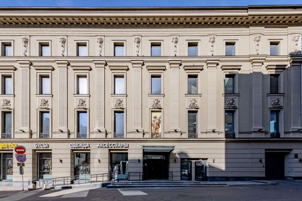 Маски комедии дель арте на клубном доме Turandot Residences. Фото: MAD Architects